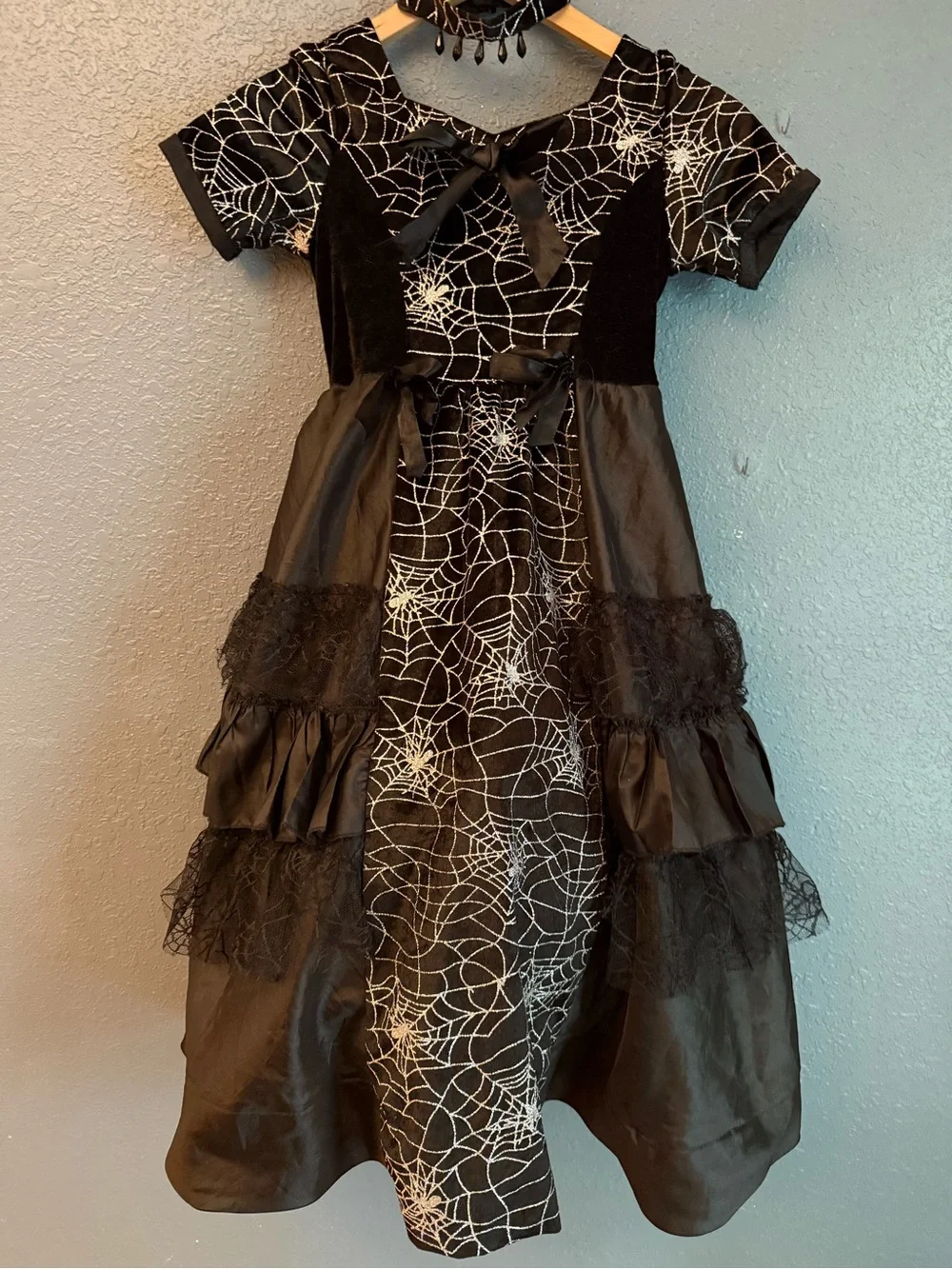 Black Spiderweb Halloween Witch Kids Costume Dress Read below